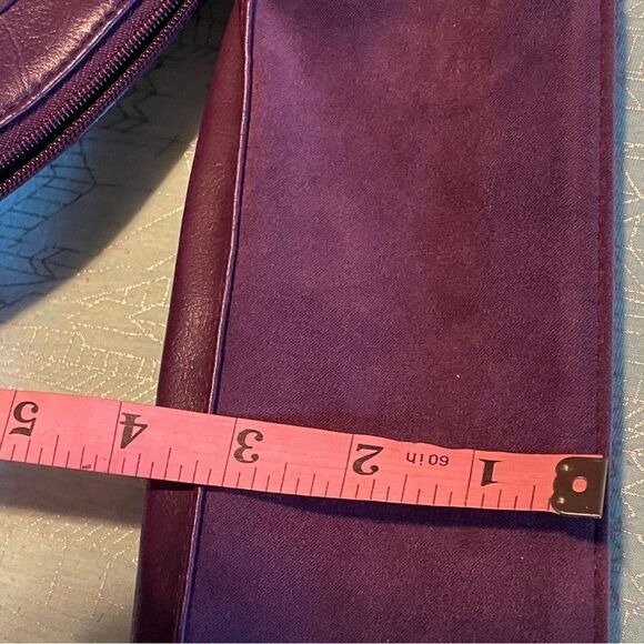 Estée LAUDER plum Microsuede 18” satchel/tote bag with matching make-up zip bag - Picture 16 of 16